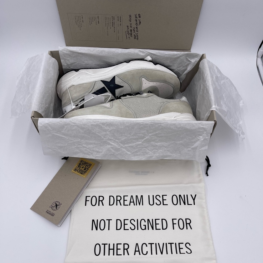 Golden Goose Running Sole in  gray suede and mesh with black leather star - Picture 3 of 9